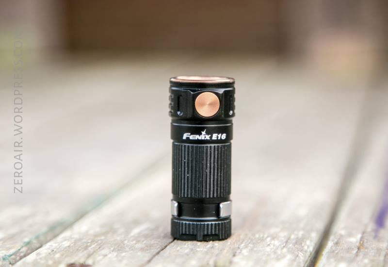 Миниатюрный фонарь Fenix E16