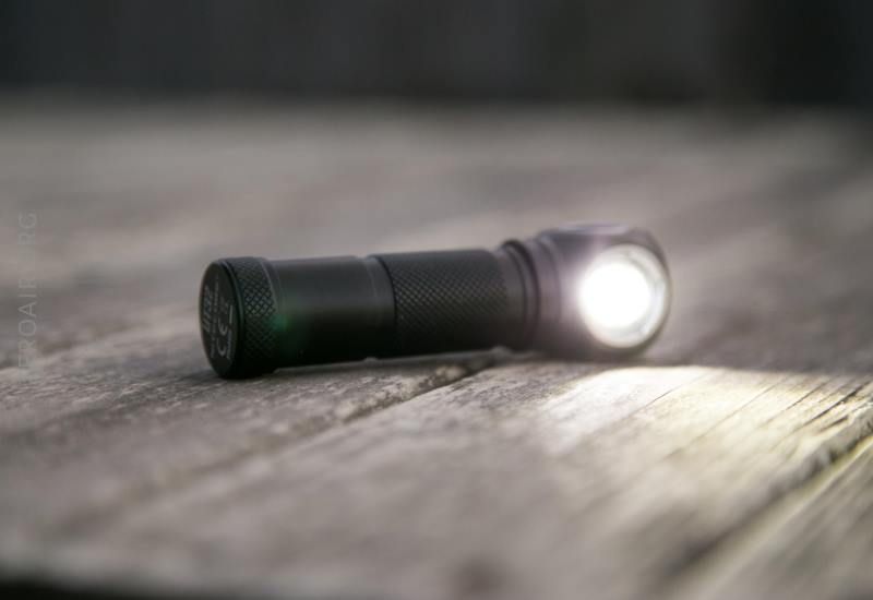 Налобный фонарь Nitecore UT32
