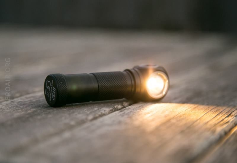 Налобный фонарь Nitecore UT32