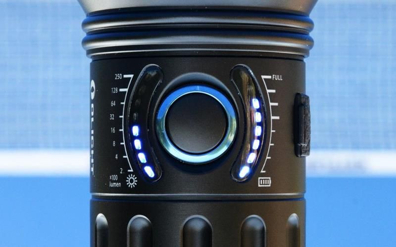 Сверхмощный поисковый фонарь Olight X9R Marauder